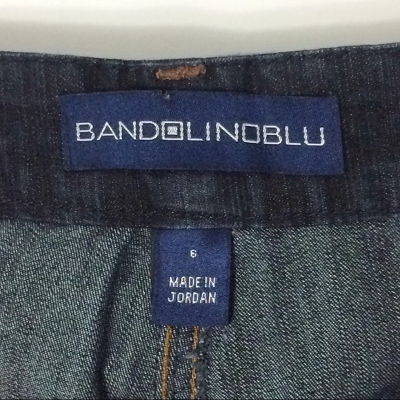 BANDOLINO Dark Denim Shorts | Size 6 - Picture 7 of 14